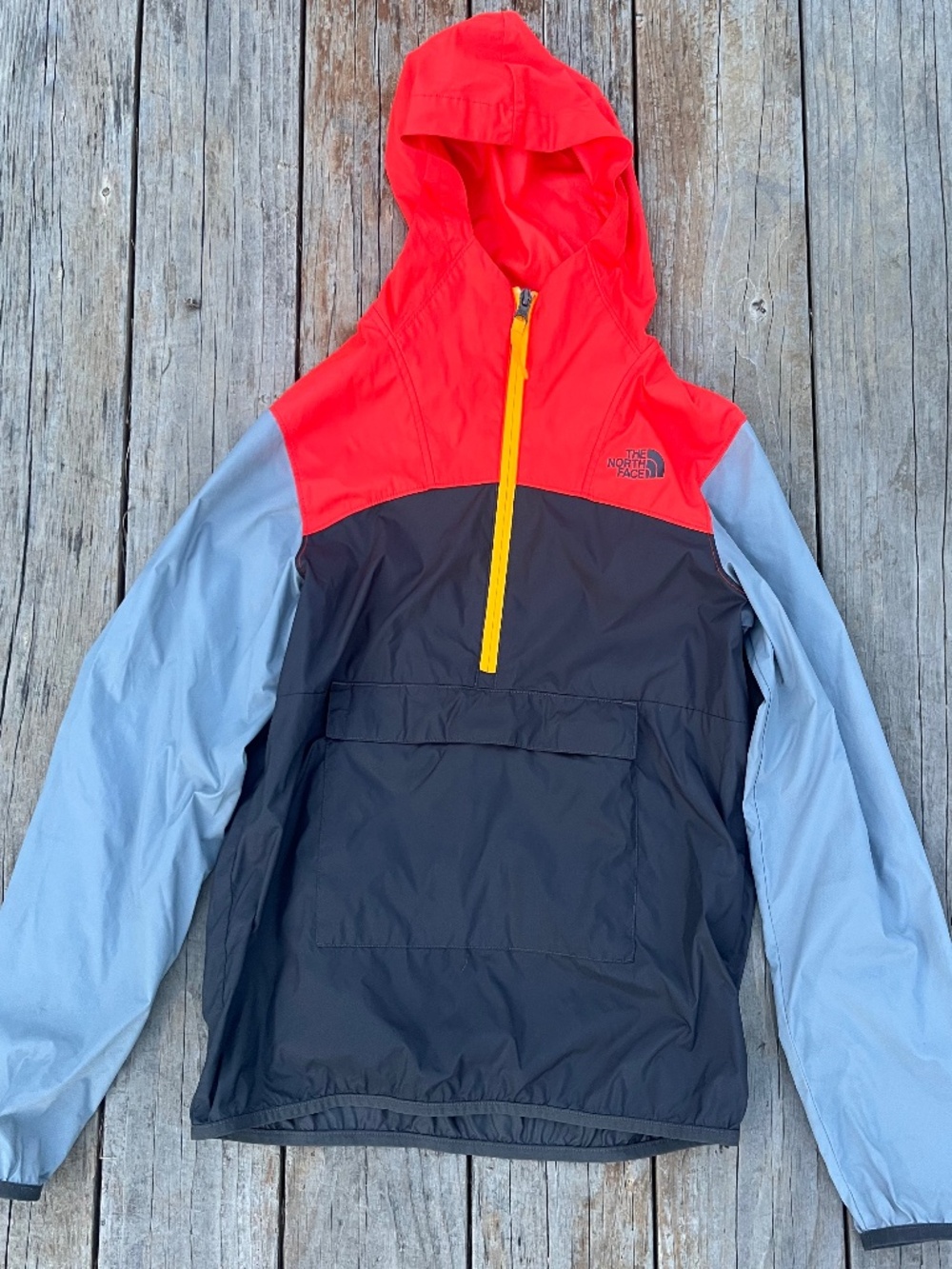 The North Face Boys Windbreaker Packable Size Large (With Flaws)